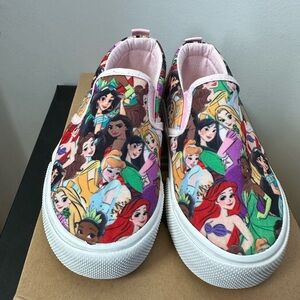 Sz 11 Ground Up Disney princess slip on’s